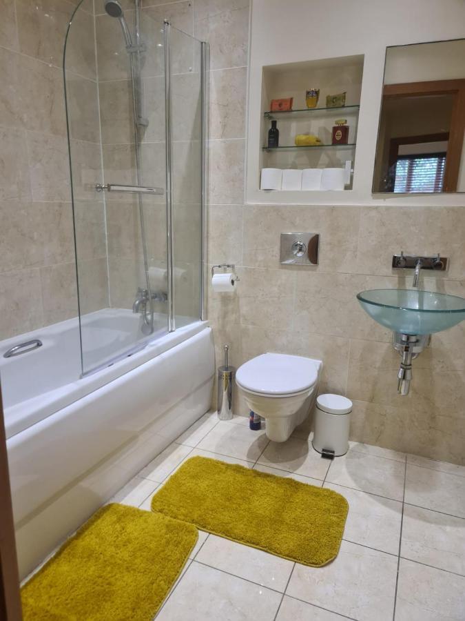 Red Naxela Canary Wharf Apartments Лондон Екстериор снимка