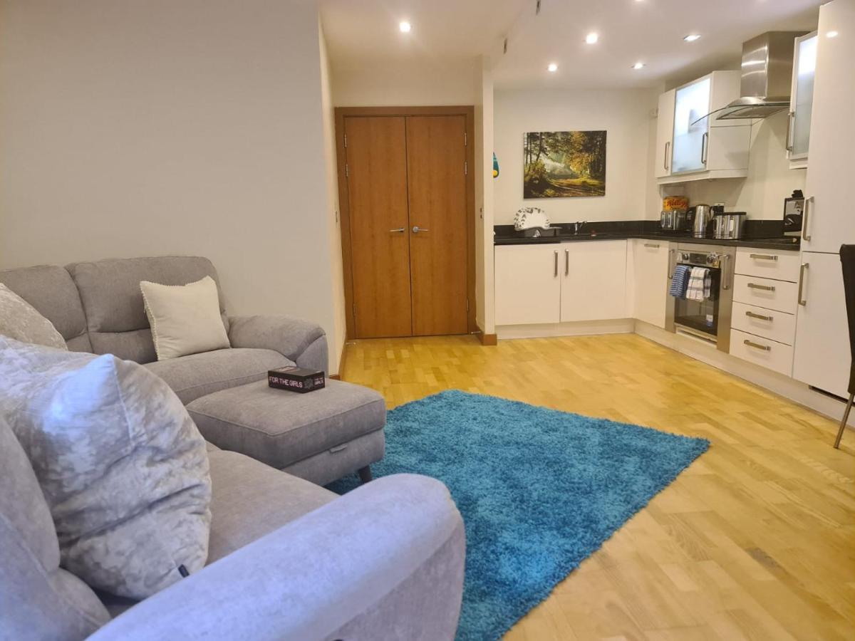 Red Naxela Canary Wharf Apartments Лондон Екстериор снимка